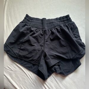 Lululemon hotty hots black, high rise 2.5 inch, size 6